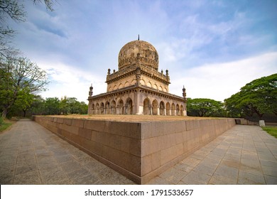 Tomb Of Sultan Abdullah Qutub Shah Who Was The Seventh Sultan Of The Qutub Shahi Dynasty. 