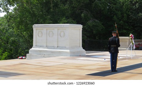 Tomb Of The Unknown Soldier, Arlington National Cemetery, Arlington VA, USA