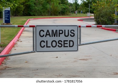 Tomball, Texas / USA - July 22nd, 2020: Creekside Center, A Part Of Lone Star Community College, The Campus Is Closed During The Coronavirus Pandemic. Students Are Taking Online Classes Not In Person