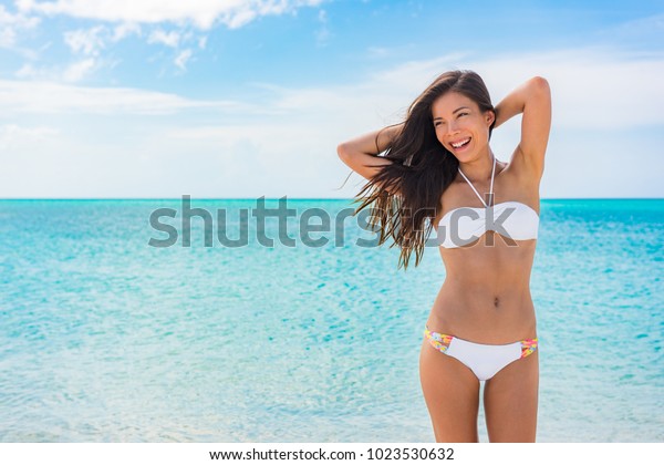Toned Abs Sexy Schlanke Bauch Bikini Stockfoto Jetzt Bearbeiten