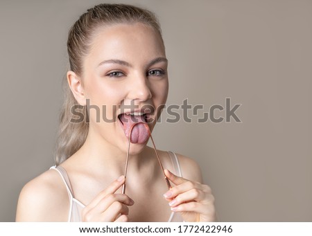 Tongue Cleaner Scraper Hygiene Blond Female