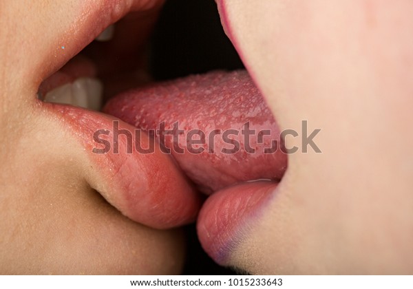 Lesbijski pocałunek i seks