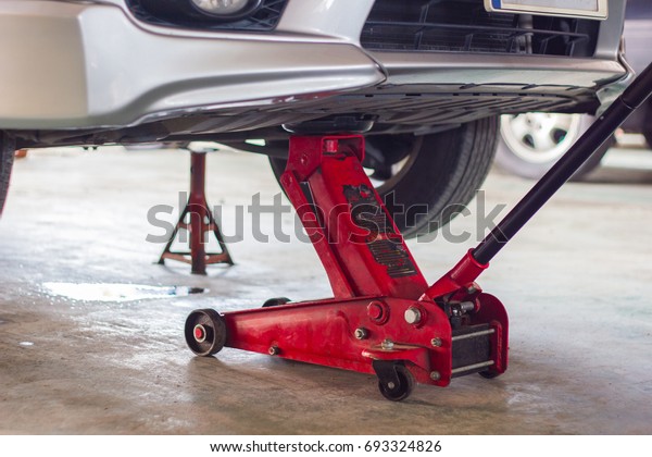 tool jack lift car\
for Maintenance of cars 