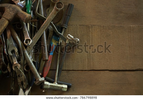 tool renovation on grunge\
wood