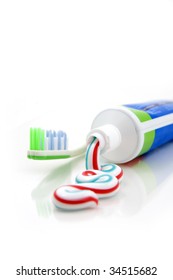 81,626 Toothpaste on white background Images, Stock Photos & Vectors ...