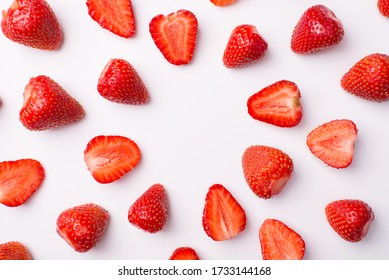 Top Above Overhead View Photo Od Whole And Cut Strawberries Making Circle Isolated On White Background