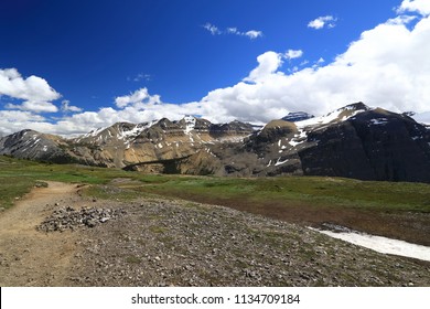 Top Of The Parker Ridge With Big Bend Peak In View On A Sunny Day. Snow Is Seen In The Front Ground To Touch For Any Visitor To Touch.