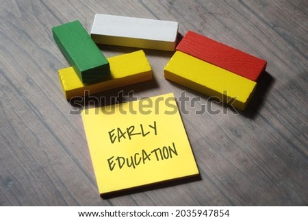 Top view image of sticky note with Early Education wording