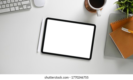 7,012 Neat office table Images, Stock Photos & Vectors | Shutterstock