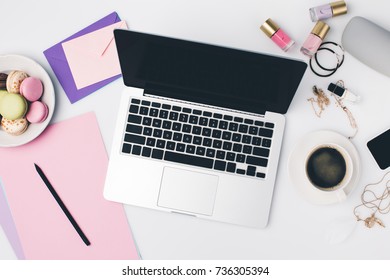 1,120 Girly laptop Images, Stock Photos & Vectors | Shutterstock