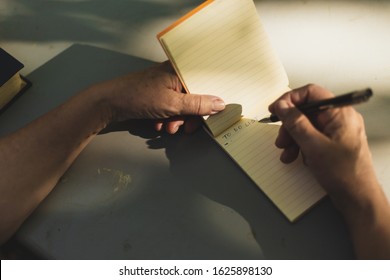 Woman Taking Notes Images Stock Photos Vectors Shutterstock