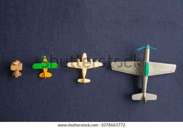 small toy planes