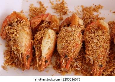 Top View Of Stir Fried Shrimp With Garlic Or  Garlic Fried Shrimp (river Prawn) Look Yummy And Delicious, Thai Food, Thai Cuisine.