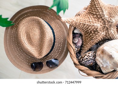 Beach-basket Images, Stock Photos & Vectors 