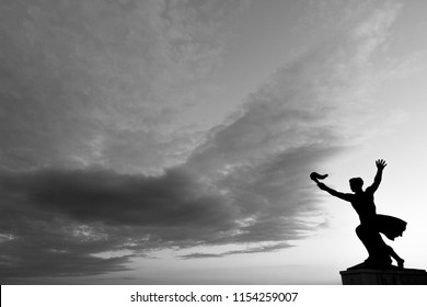 Torch Bearer Statue Silhoutte, Budapest