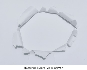 Agujero roto en papel