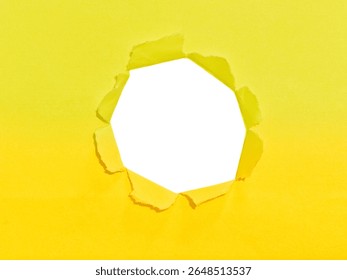 Agujero roto en papel