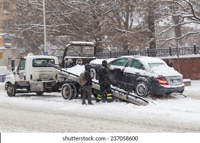 497 Tow truck snow Images, Stock Photos & Vectors | Shutterstock