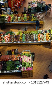 Toronto Canada- 20 October 2018 : Walking Through The Supermarket In Toronto, Amazed How Clean And Abundance Of Food In One Spot.  It’s Great To Have All The Selection Of Grocery In One Spot.