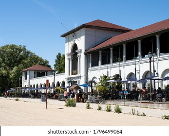 Toronto, Canada, August 13, 2020; Sunnyside Beach And The Main Entrance To The Patio Of The Sunnyside Pavilion And The Cafe, On Lake Ontario In Toronto