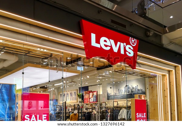 levis store eaton center