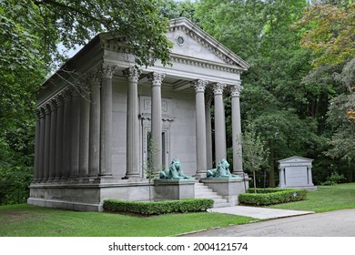 Toronto, Canada - July 7, 2021:  Grand Classical Style Mausoleum Of A Wealthy Family, Guarded By Lions, In  Mount Pleasant Cemetery, Toronto