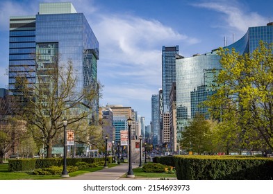 TORONTO, CANADA - MAY 09 , 2022: Spring View Of Queens Park And The University Avenue