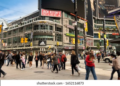 shopping downtown toronto