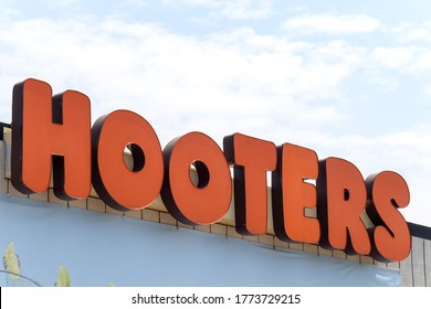 181 Hooters restaurant Images, Stock Photos & Vectors | Shutterstock