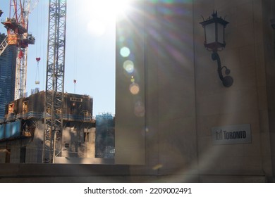 Toronto, ON, Canada - September 23, 2022: The Sun Glares Down On A City Of Toronto On Union Station On A Clear, Sunny Day.