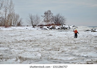 Toronto, Ontario, Canada, February 3, 2019: Toronto Police Search The Ice At Bluffers Park In Response To A Report Of A Missing Person. 