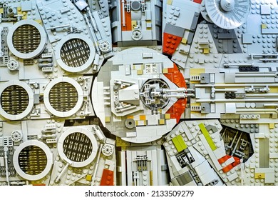Toronto, Ontario, Canada -September 14, 2019: Top view of 
assembled Lego Star Wars Millennium Falcon set. 
