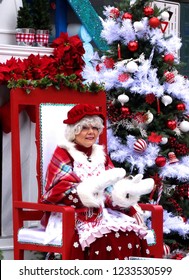 Toronto, Ontario/Canada - 11/18/2018: Mrs. Claus On A Float At The Toronto Santa Claus Parade.                            