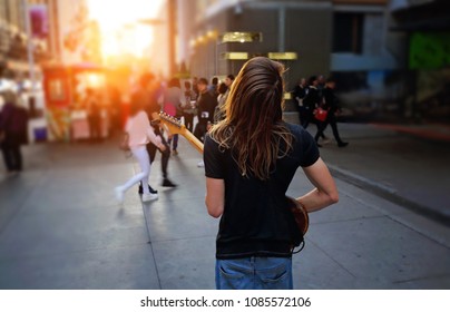 Toronto, Street Musician Entertaining The Crowd