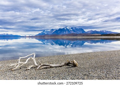 Torres Del Paine At  Lago Sarmiento, Cordillera Del Paine