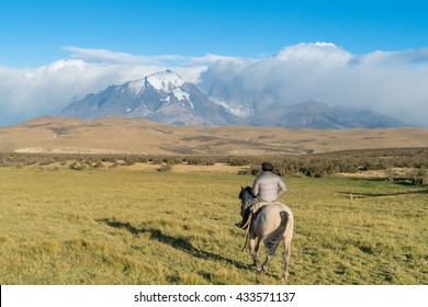Torres del Paine National Park : Hourse riding , Patagonia - Chile