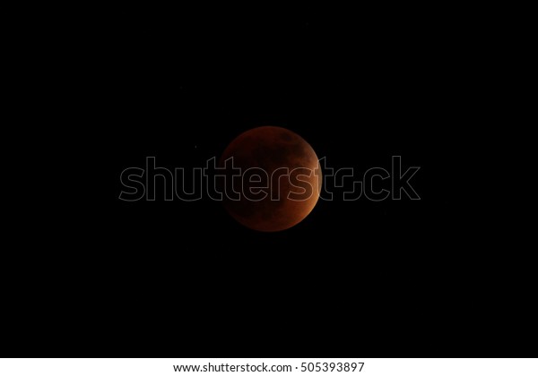 Total lunar eclipse 2015, also known\
as blood moon, photographed sep 27th, 8-11 pm, in the mountains of\
Colombia at 3\'560 mabsl, national park\
Cocuy.