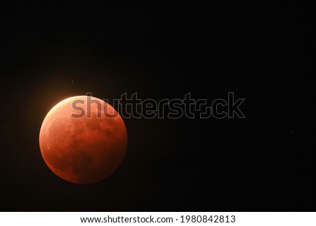 Total lunar eclipse in night