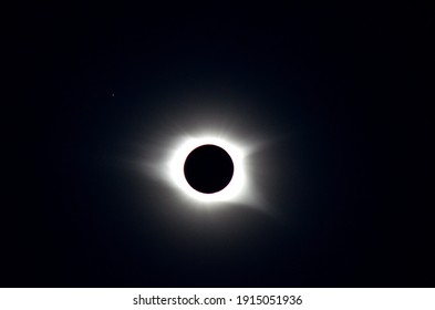 The totality of a full solar eclipse 