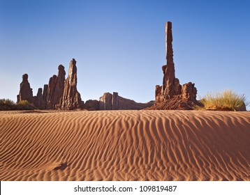 Totem pole rock formation in Monument Valley, USA - Powered by Shutterstock