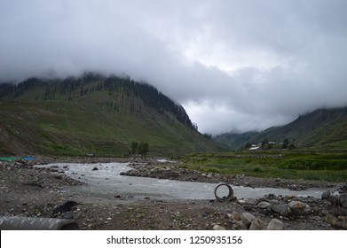 Tour Pakistan Mountain Jungle River . Karachi Night