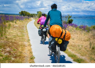 Touring Bicycle Riding In New Zealand. Taupo Lake.