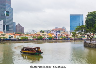 Tourist Boat Sightseeing At Singapore River