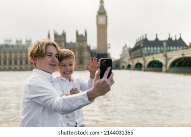 Tourist  Boys, Brothers Taking Selfie At Big Ben, London