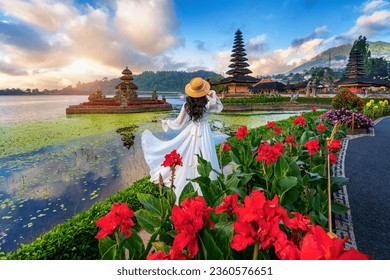 Tourist visiting at Pura ulun danu bratan temple in Bali, Indonesia.