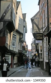 Tourists In The Shambles York