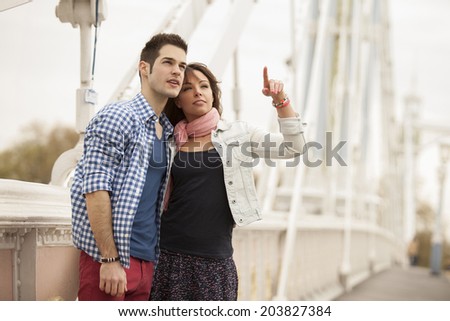tourists standing on Albert bridge