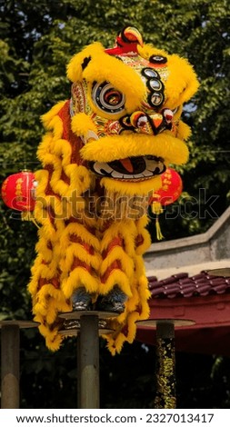 Towards and during the Chinese New Year, the Sam Poo Kong Temple in Semarang is always filled with local residents and tourists. to display the lion dance. The lion dance is a traditional Chinese danc