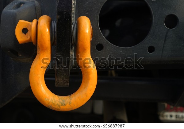 Towbar. Coupling\
for towing. Towing\
vehicles.