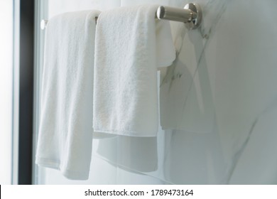 Towel Napkinon Stainless Stell Rack In Restroom